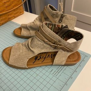 Blowfish Malibu Sandals, size 9